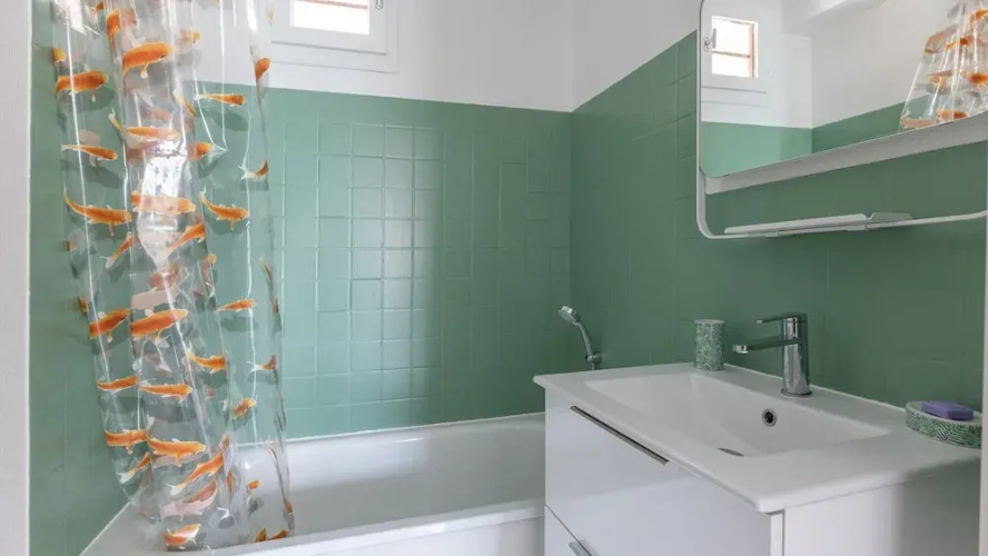 Bright & Breezy Retreat in Agde