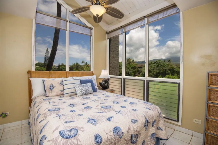 Hale Mahina B401 by RedAwning