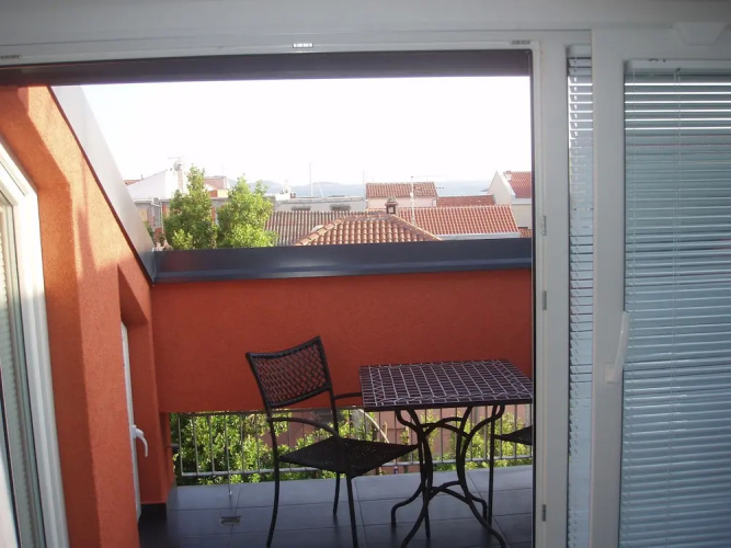 No5 Sea View Attic Studio