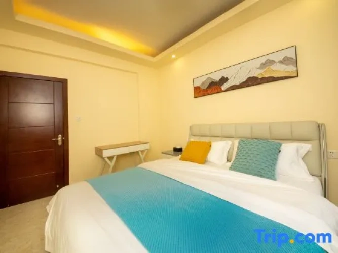 2 Bedrooms Suite with balcony