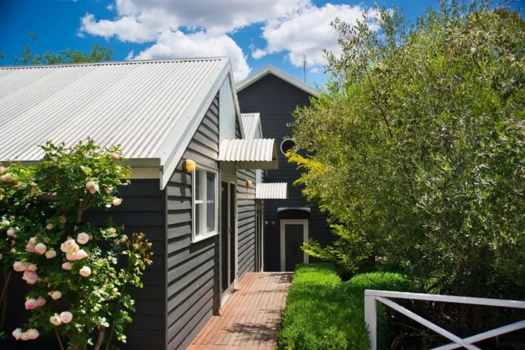 4 Bedrooms Cottage