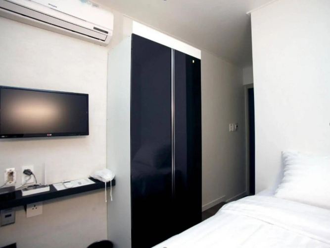 KSTAR Metro Hotel