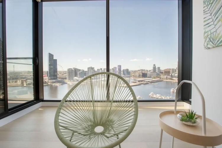 Central Melbourne 2br2bt APT on Collins St+parking