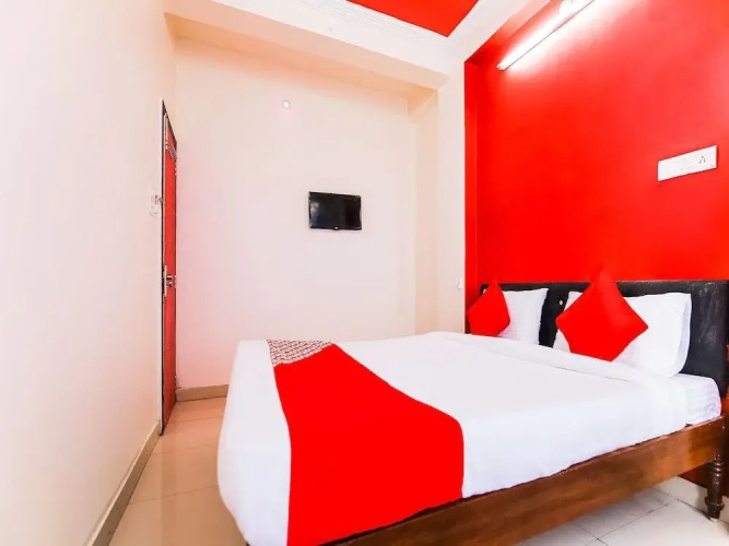Ravi Palace by OYO Rooms