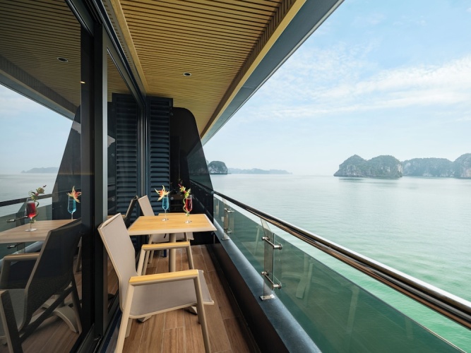 Double Junior Suite with balcony and with sea view