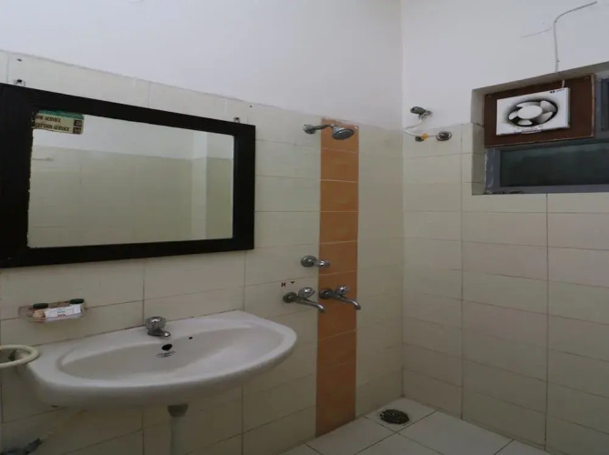 Hotel Gurukripa Inn by OYO Rooms