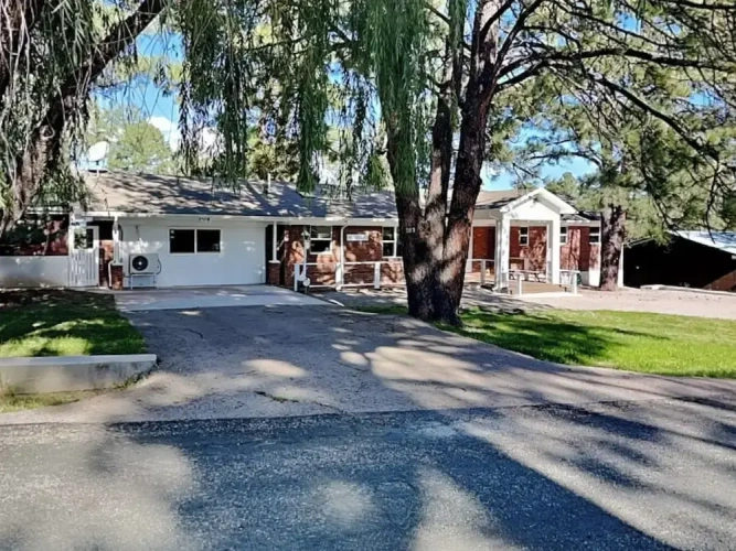 4 Bedrooms Cottage