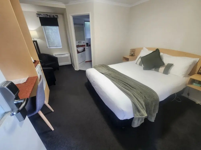 Elphin Serviced Apartments