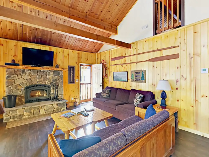 880 Edgemoor Rd Cabin