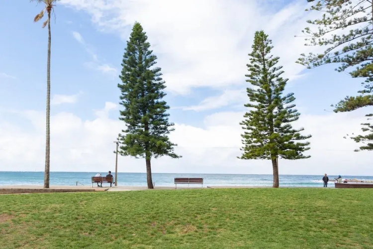 Madecomfy Trendy Apartment on Dee Why Beach
