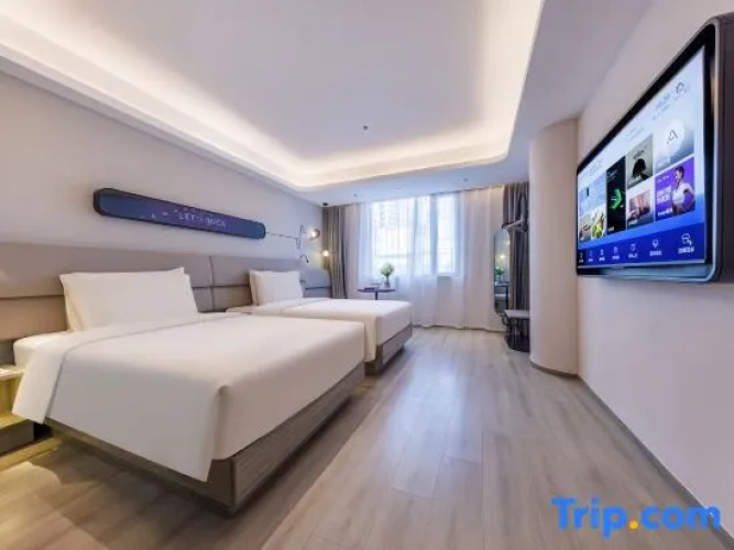 Standard Twin room with garden view