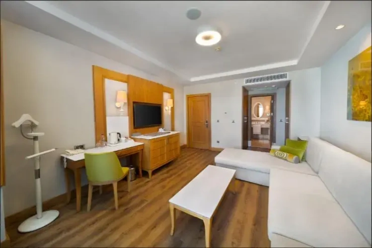 Deluxe Suite with balcony and with sea view
