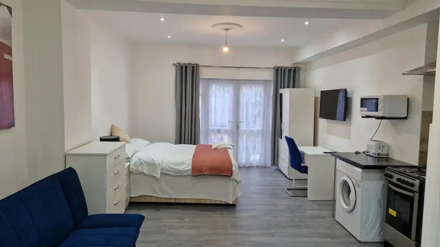 Impeccable 1-bed Apartment in Ilford