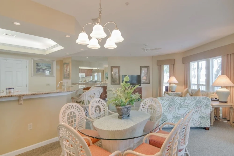 2 Bedrooms Villa