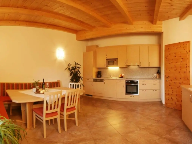 3 Bedrooms Apartment