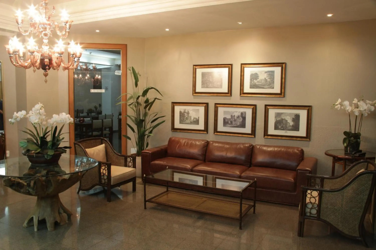 Kehdi Plaza Hotel