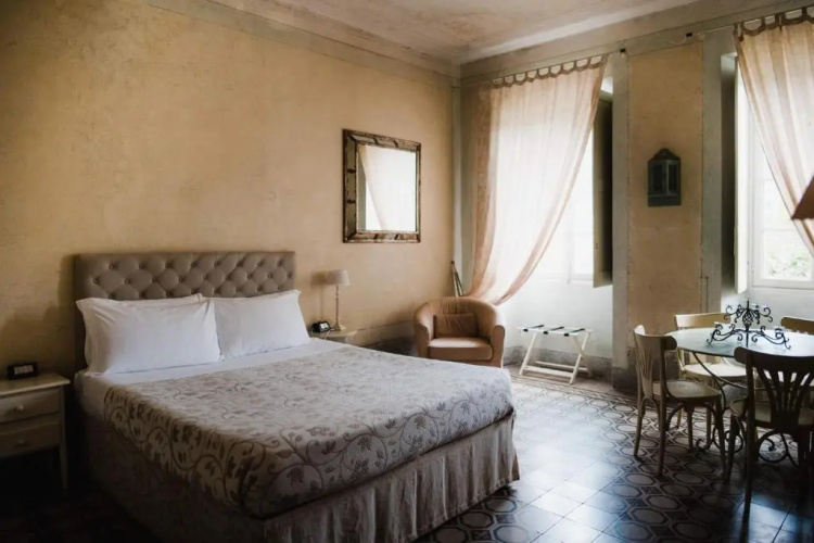 Regina Teodolinda Suites