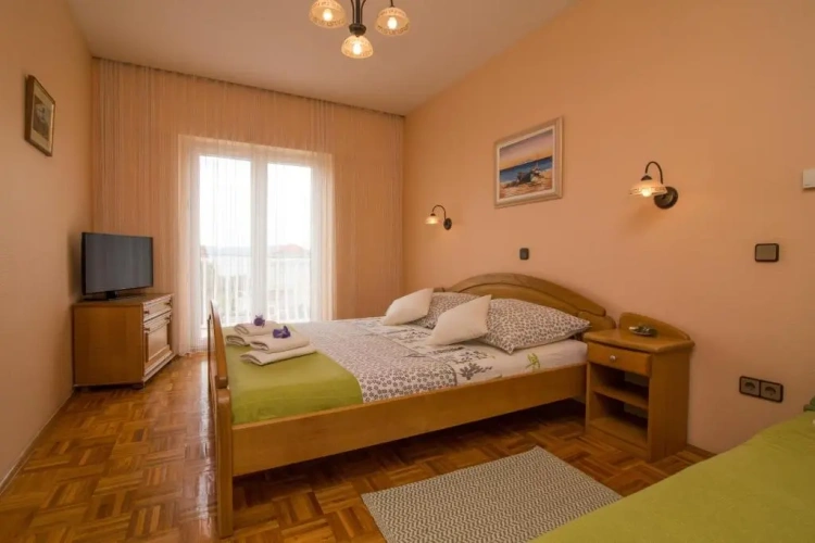1 Bedroom Apartment with balcony and with sea view