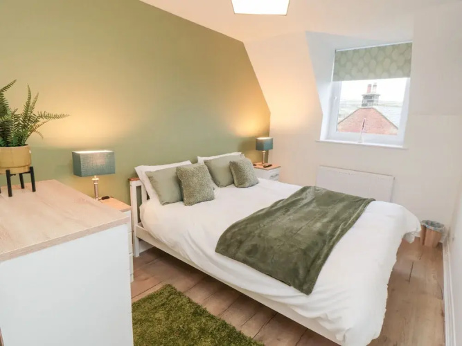 4 Maypole Green