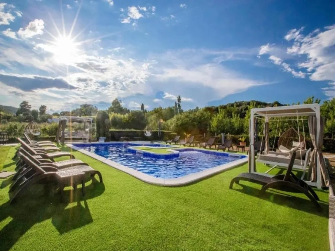 1 Bedroom Apartment with balcony