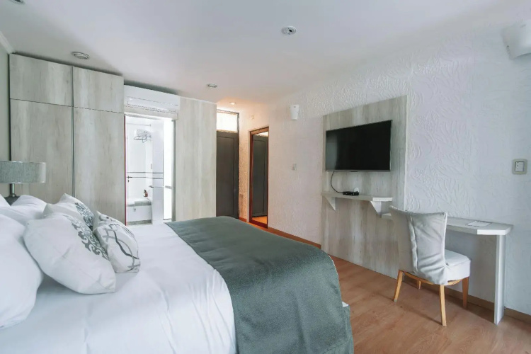 Camberland Resort & Suites Pilar