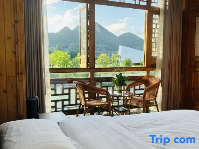 Standard Double room with river view