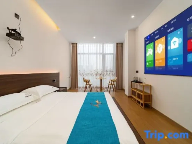 Standard Double room with city view