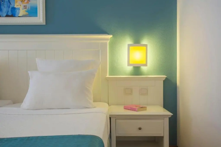 Standard Double room with partial sea view