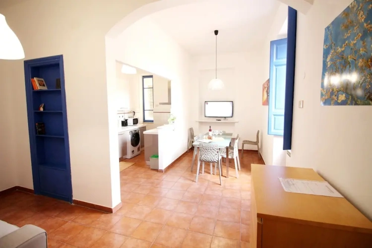 3 Bedrooms Apartment