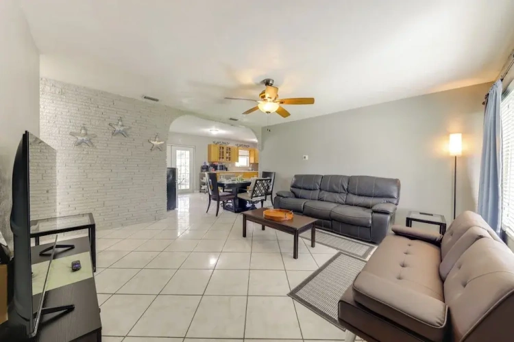 2 Bedrooms Cottage