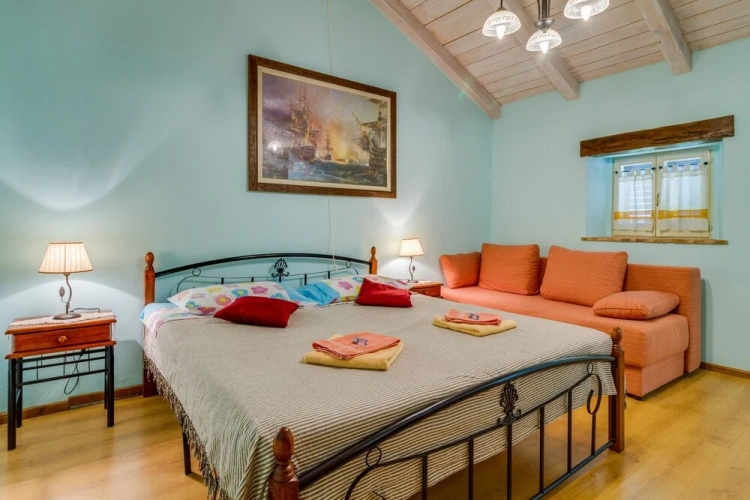 3 Bedrooms Cottage