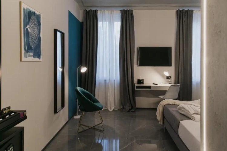 Deluxe Double room with city view