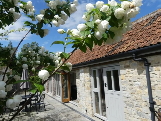 2 Bedrooms Cottage