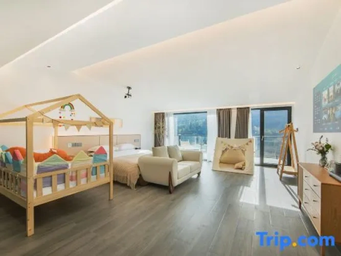 Deluxe Family room with view