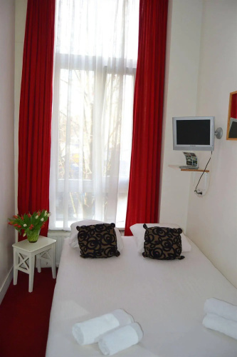 Floris Hotel