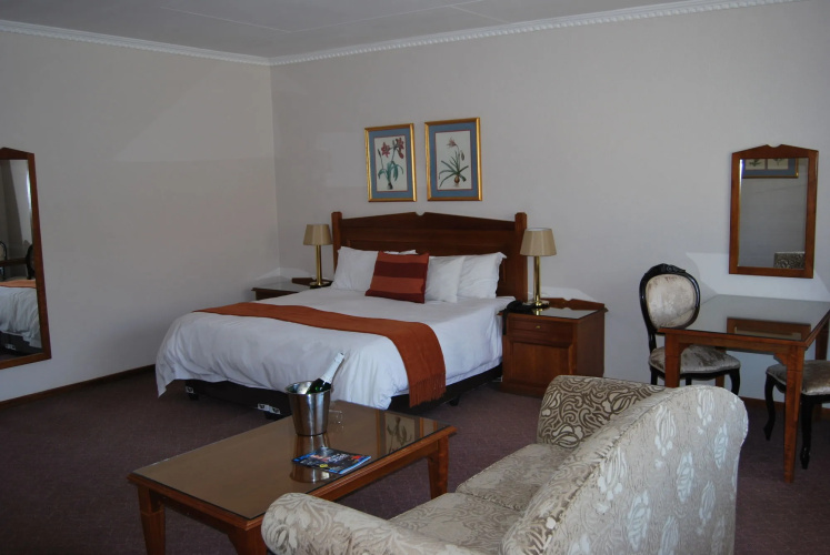 Safari Hotel & Convention Centre