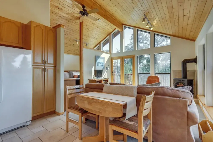 Mtn-view Deck: Cabin Getaway in Angel Fire