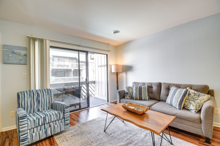 Myrtle Beach Vacation Rental: 1 Mi to Apache Pier!