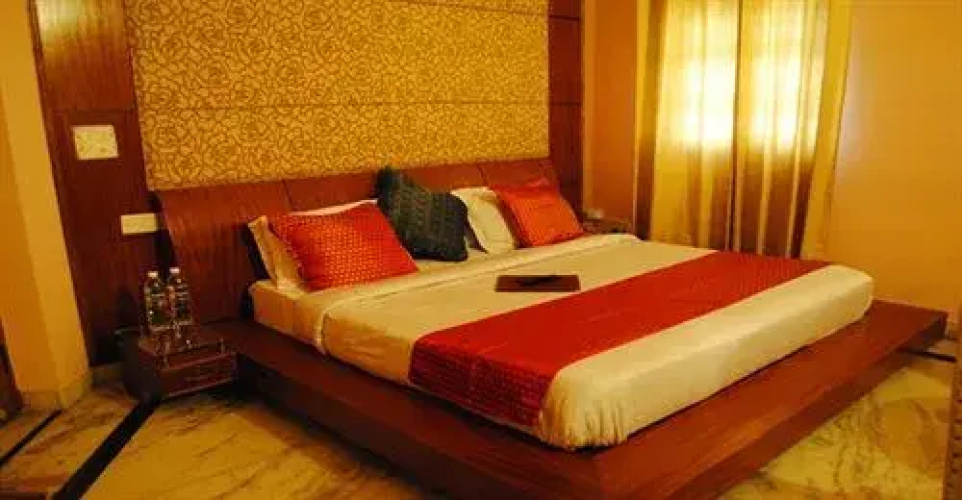 Hotel Queens Pearl