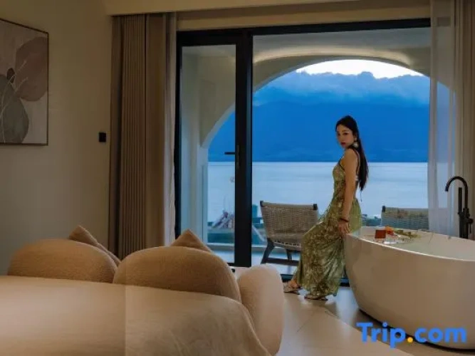 2 Bedrooms Family Suite with sea view