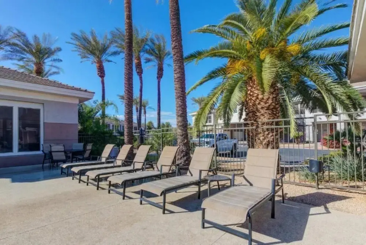 Scottsdale Condo Overlooking Golf Course