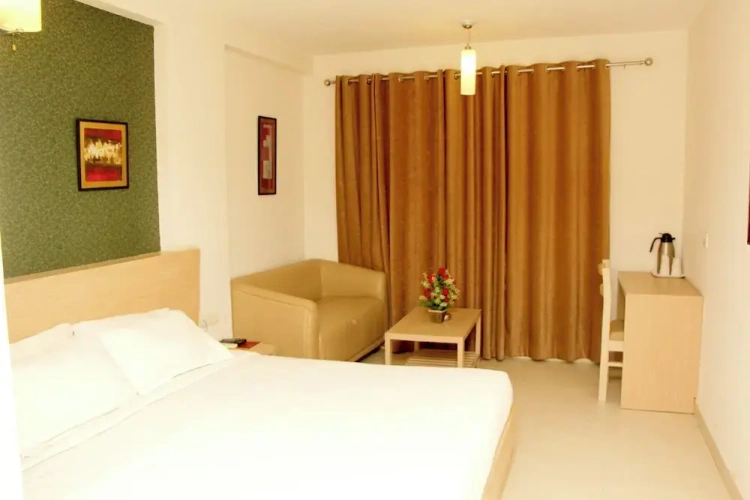 Deluxe Double room with city view