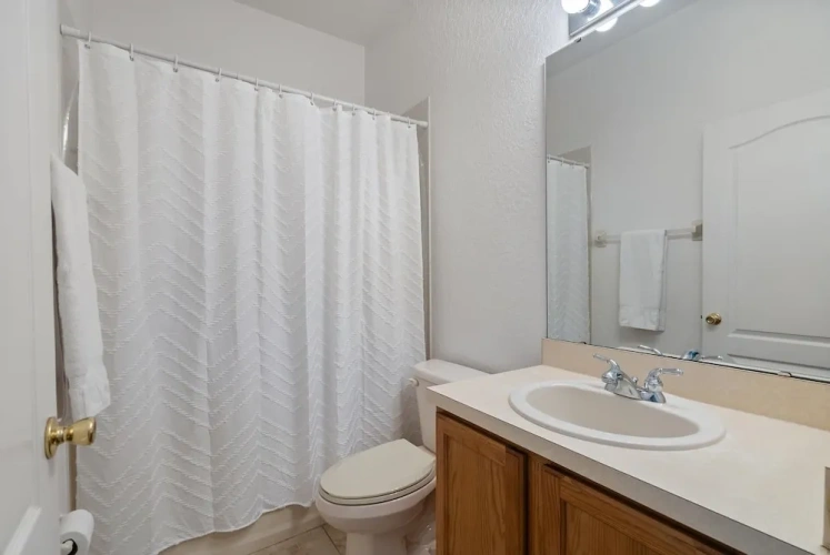 4 Bedrooms Cottage