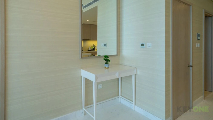 KOHH – 1BR in The Palm Tower