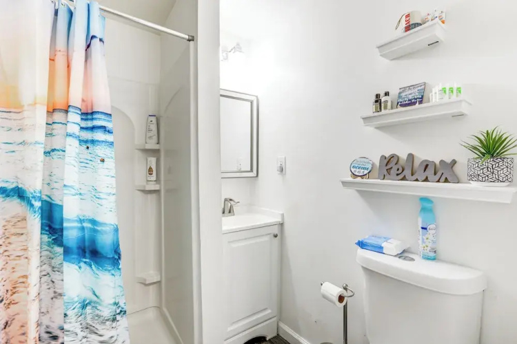 2 Blocks to Beach: Apt w/ Grill in Ocean Gate!