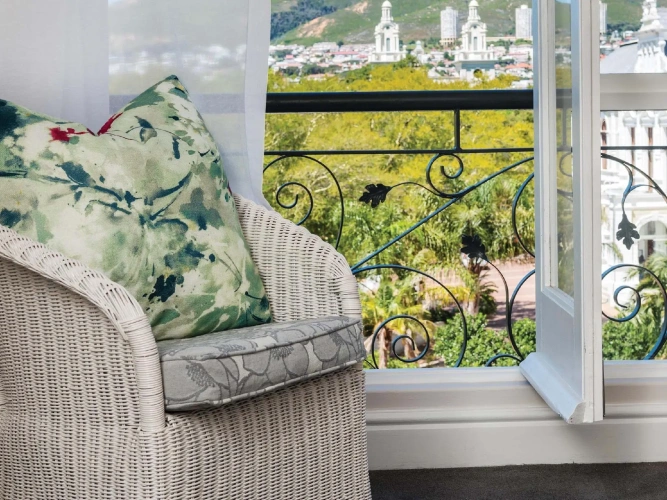 Standard Twin room with mountain view