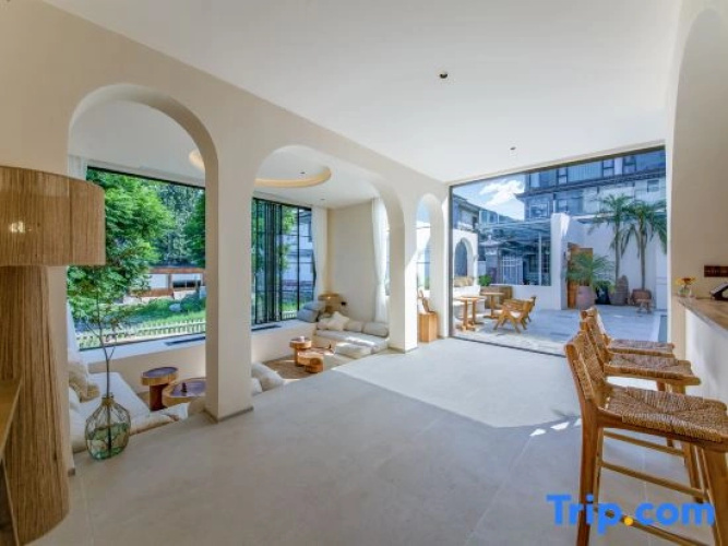 Er yuegui sea moon-view holiday house