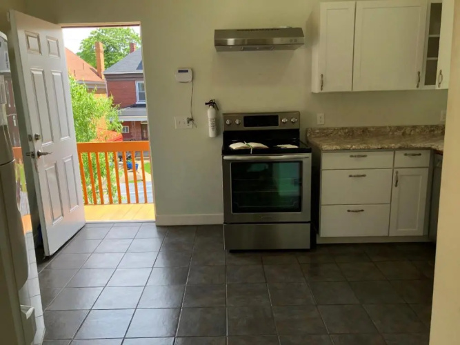 1/F 2 bed rooms