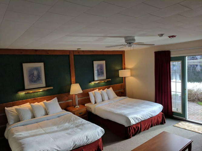 Algonquin Lakeside Inn