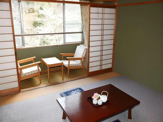 Okuiya